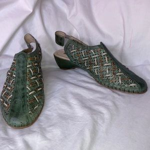 vintage Pikolinos sling back shoes